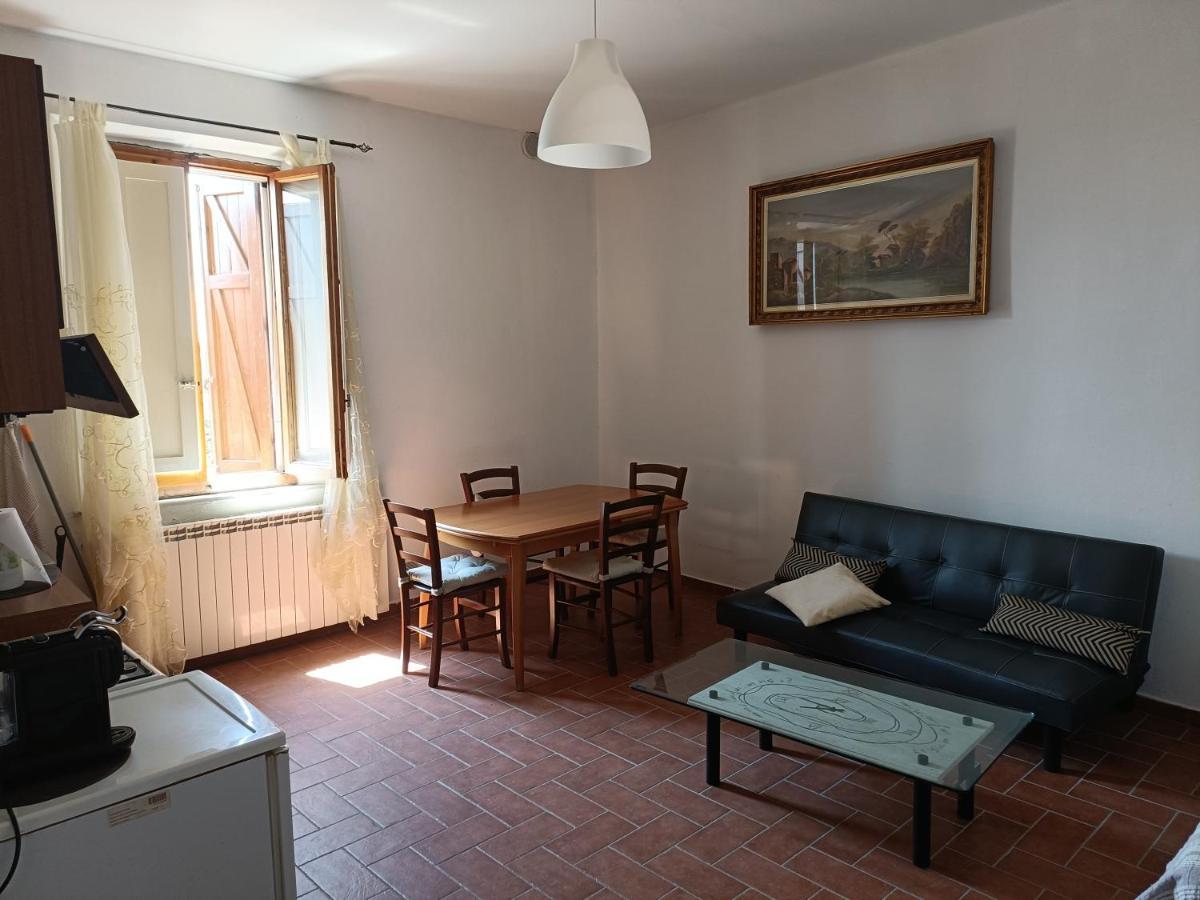Il Borgo Dei Pini Apartment Vinci Luaran gambar