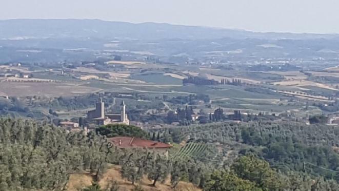 Il Borgo Dei Pini Apartment Vinci Luaran gambar