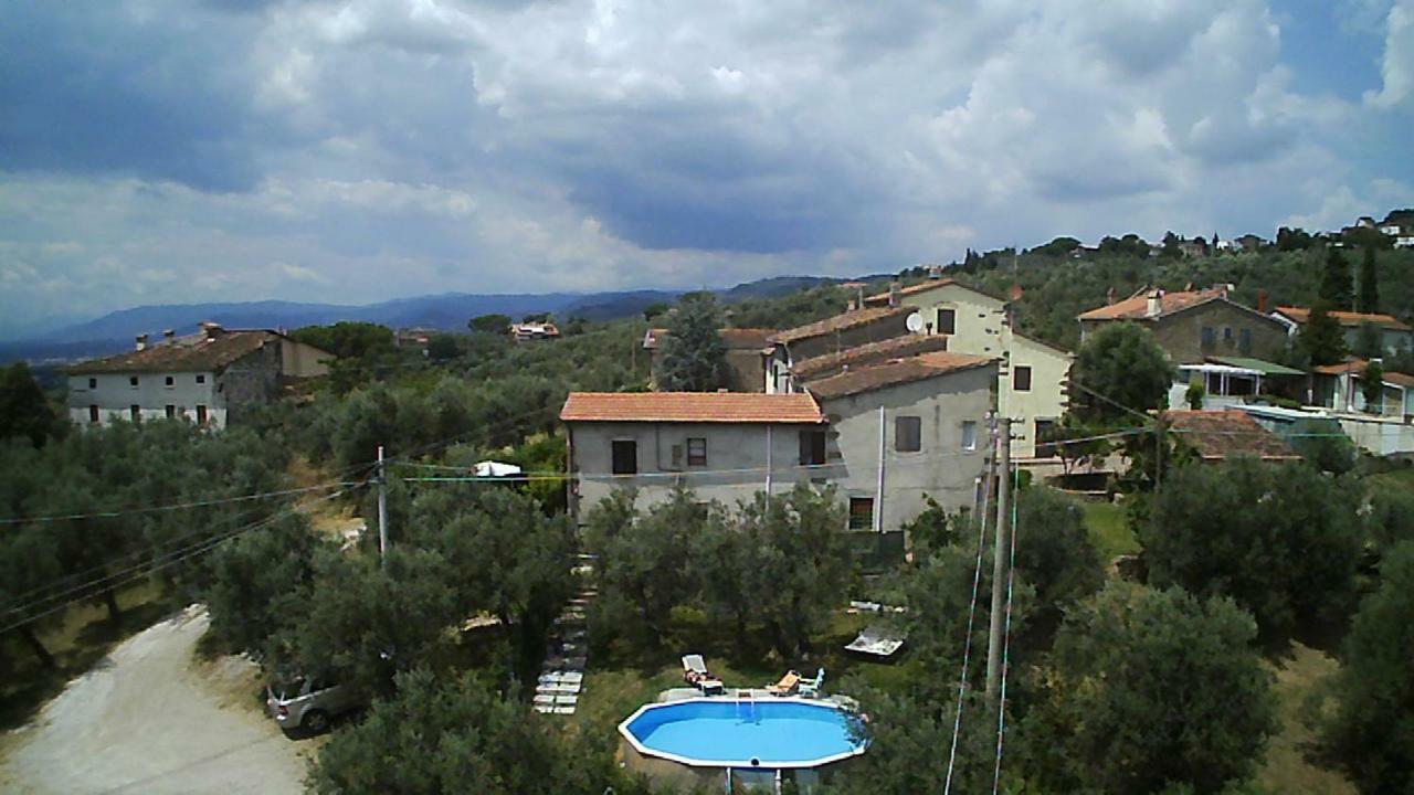 Il Borgo Dei Pini Apartment Vinci Luaran gambar